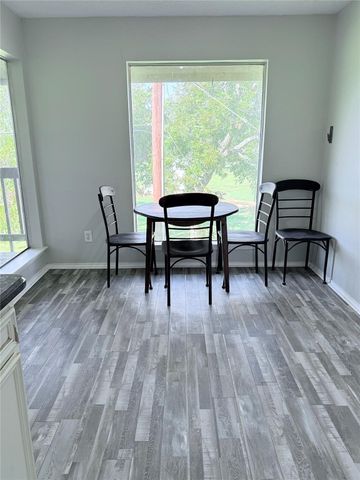 418 Garland Drive 203, Lake Jackson, TX 77566