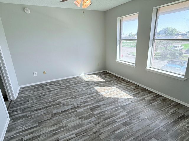 418 Garland Drive 203, Lake Jackson, TX 77566