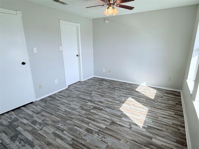 418 Garland Drive 203, Lake Jackson, TX 77566