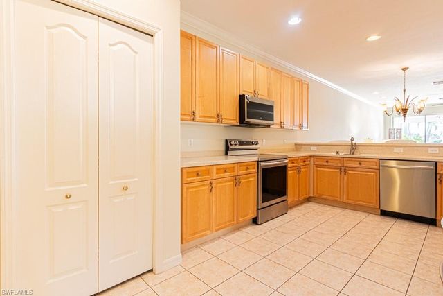 1992 Crestview WAY A95, Naples, FL 34119