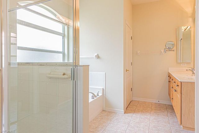 1992 Crestview WAY A95, Naples, FL 34119