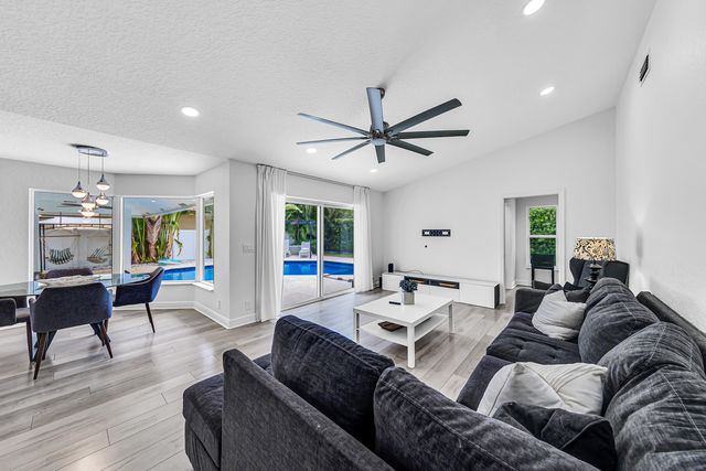 6183 Vista Linda Lane Lane, Boca Raton, FL 33433