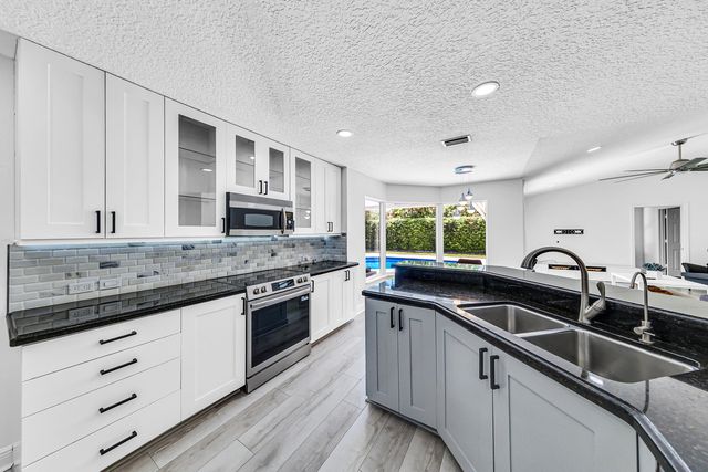 6183 Vista Linda Lane Lane, Boca Raton, FL 33433