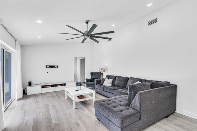 6183 Vista Linda Lane Lane, Boca Raton, FL 33433