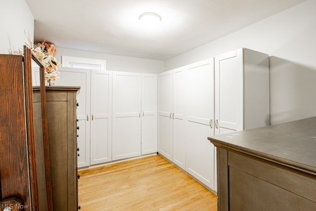 1274 Neptune Avenue, Akron, OH 44301