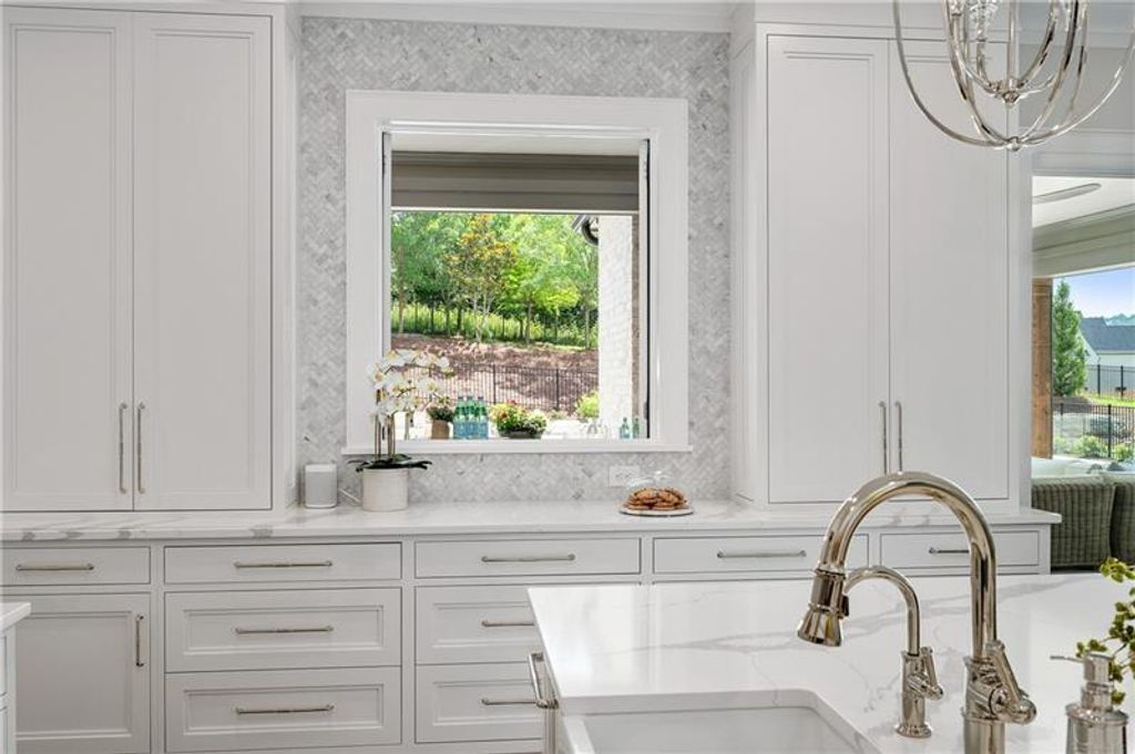 Image 13 of property listing at 10155 Cedar Ridge Drive, Milton, GA 30004