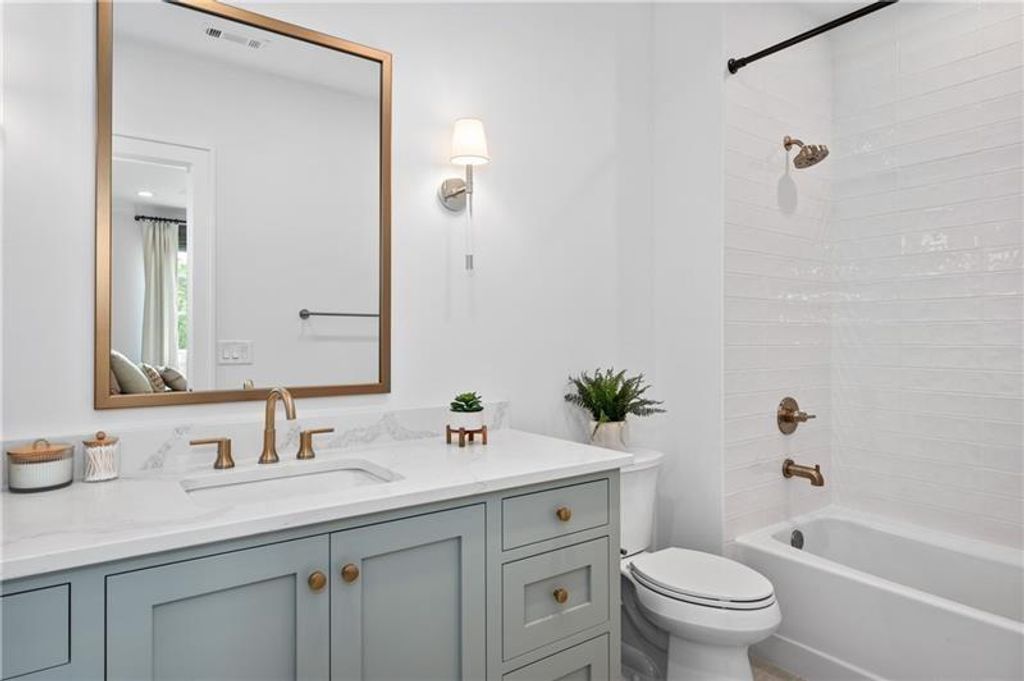 Image 27 of property listing at 10155 Cedar Ridge Drive, Milton, GA 30004