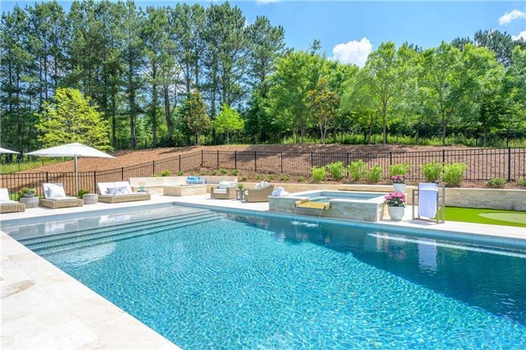 Image 7 of property listing at 10155 Cedar Ridge Drive, Milton, GA 30004