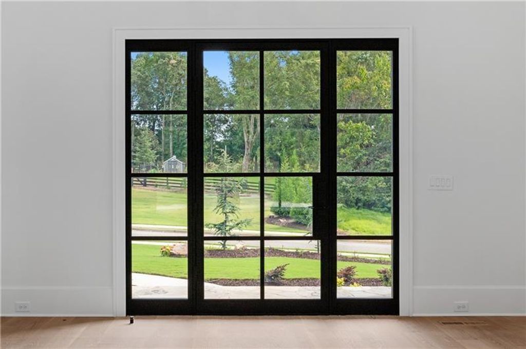 Image 9 of property listing at 10155 Cedar Ridge Drive, Milton, GA 30004