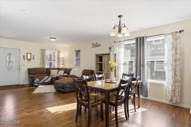 14 Stratton Place, Bethlehem, NY 12054