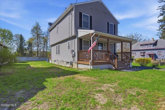 14 Stratton Place, Bethlehem, NY 12054