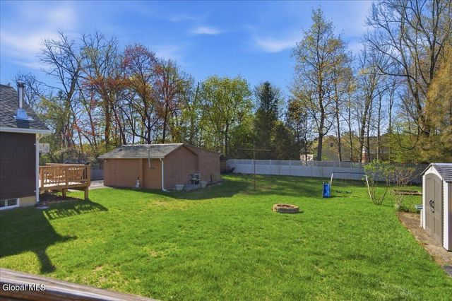14 Stratton Place, Bethlehem, NY 12054