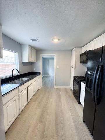 121 Georgia Street, Houston, TX 77029