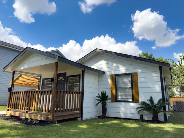 121 Georgia Street, Houston, TX 77029