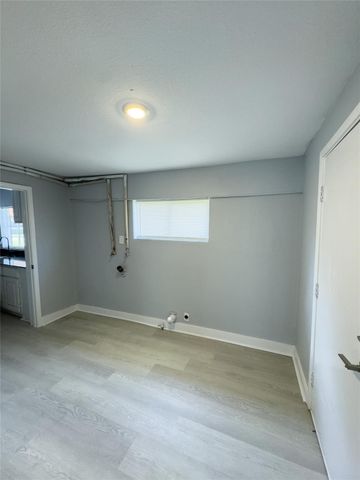 121 Georgia Street, Houston, TX 77029