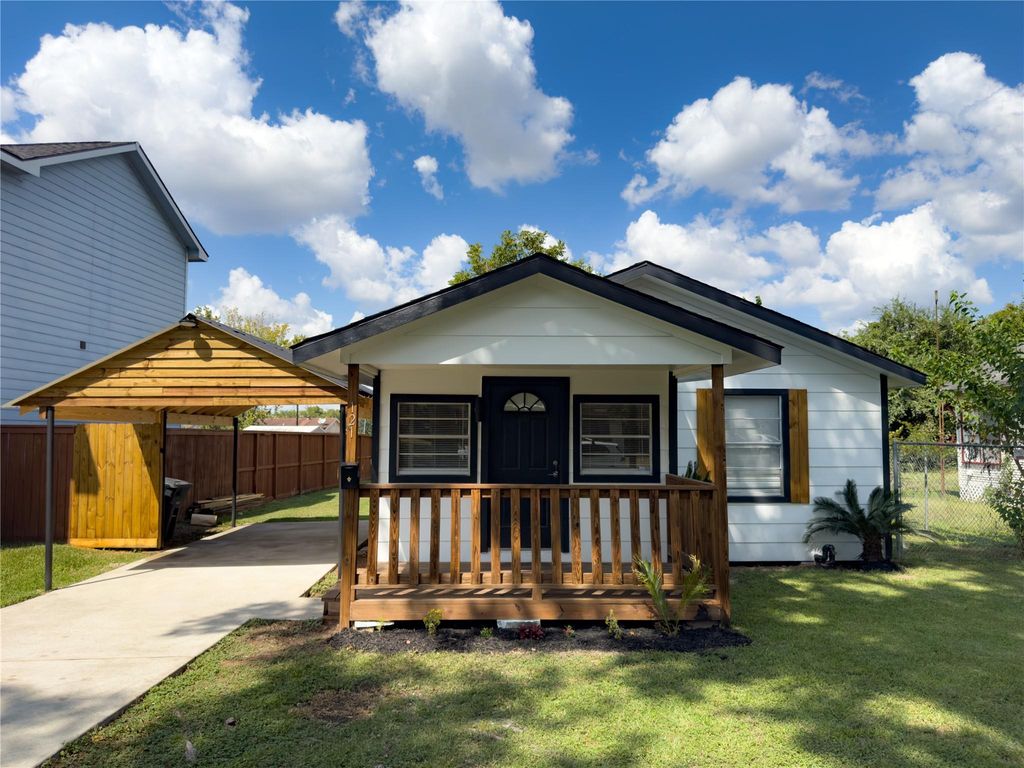 121 Georgia Street, Houston, TX 77029