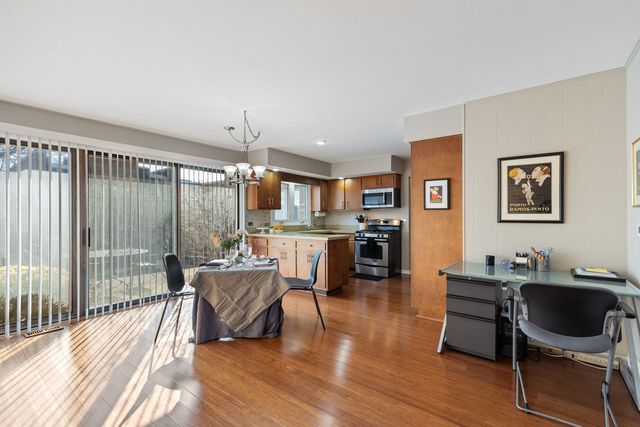 1817 Somerset Lane, Northbrook, IL 60062