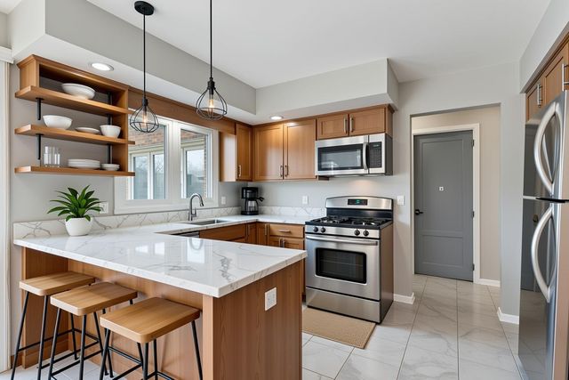 1817 Somerset Lane, Northbrook, IL 60062