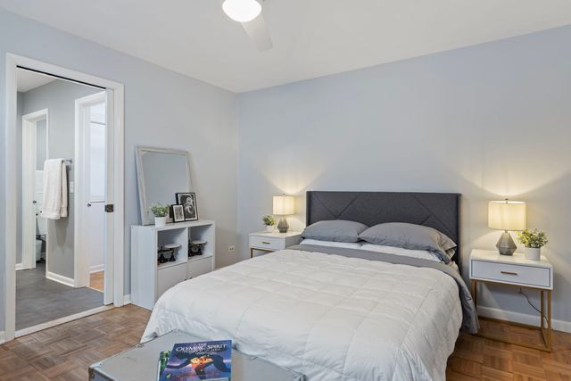 1817 Somerset Lane, Northbrook, IL 60062