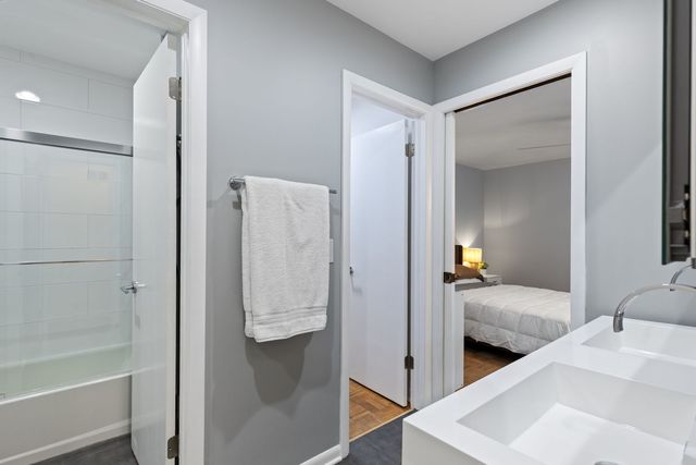 1817 Somerset Lane, Northbrook, IL 60062