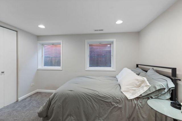 1817 Somerset Lane, Northbrook, IL 60062