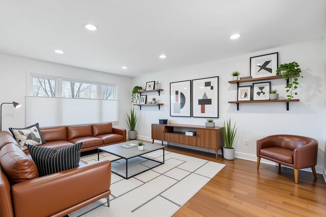 1817 Somerset Lane, Northbrook, IL 60062