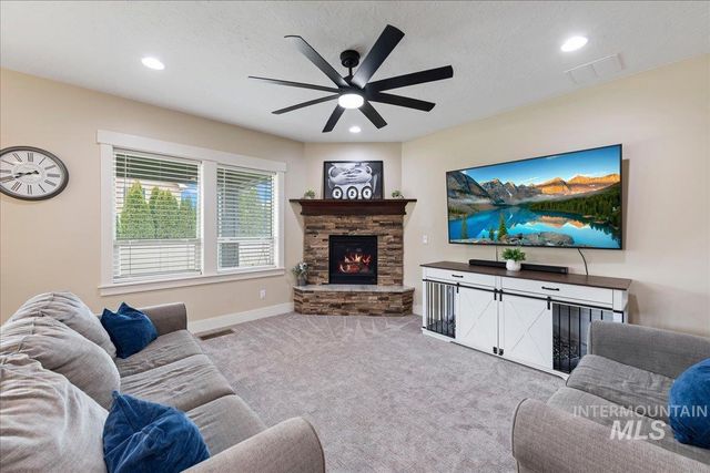 2317 N Van Dyke Ave, Kuna, ID 83634