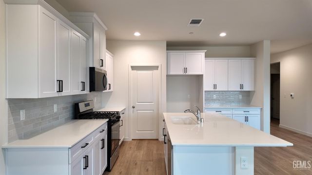 8417 Estes Park Street, Bakersfield, CA 93314