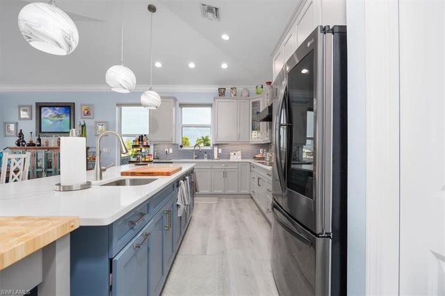 8425 Lagoon RD, Fort Myers Beach, FL 33931