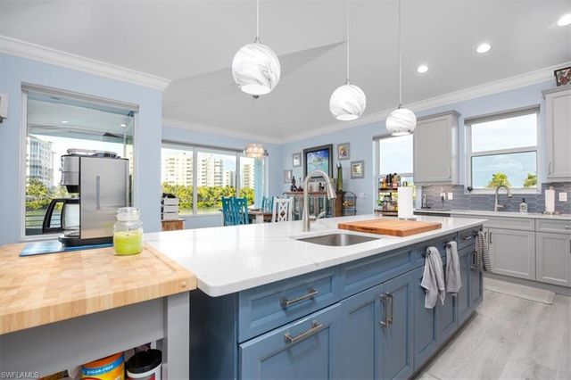 8425 Lagoon RD, Fort Myers Beach, FL 33931