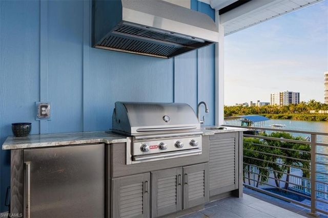 8425 Lagoon RD, Fort Myers Beach, FL 33931