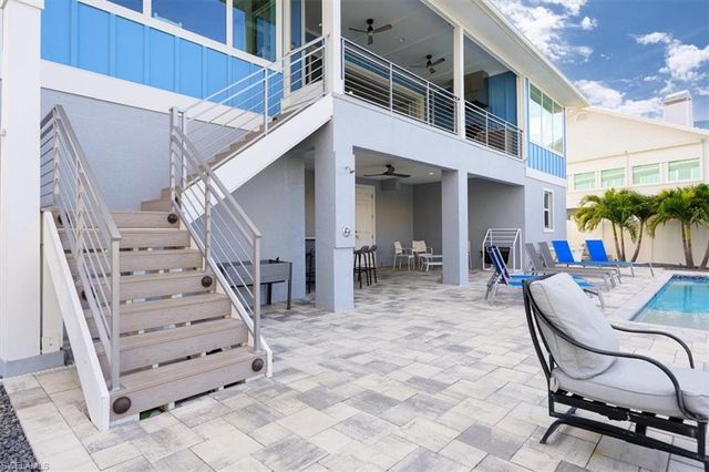 8425 Lagoon RD, Fort Myers Beach, FL 33931