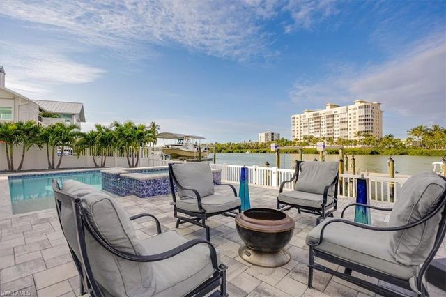 8425 Lagoon RD, Fort Myers Beach, FL 33931