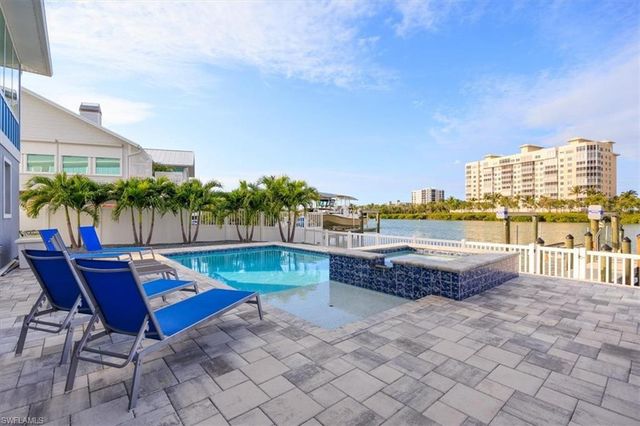 8425 Lagoon RD, Fort Myers Beach, FL 33931