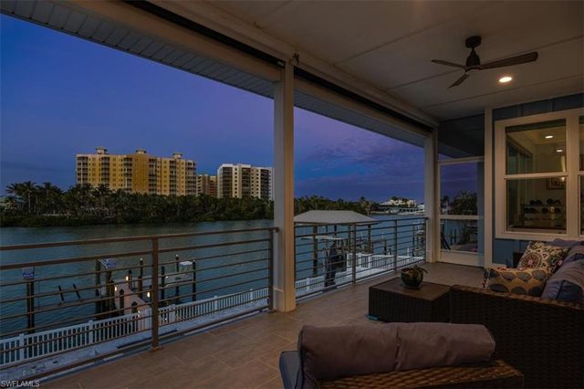 8425 Lagoon RD, Fort Myers Beach, FL 33931