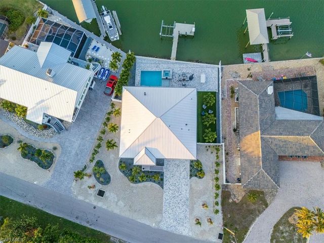 8425 Lagoon RD, Fort Myers Beach, FL 33931