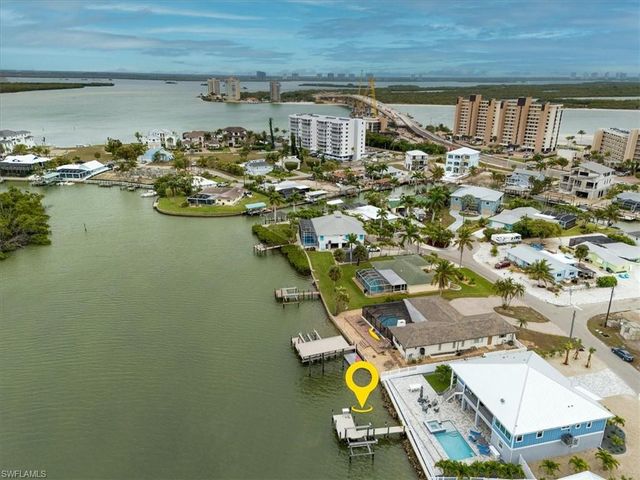 8425 Lagoon RD, Fort Myers Beach, FL 33931