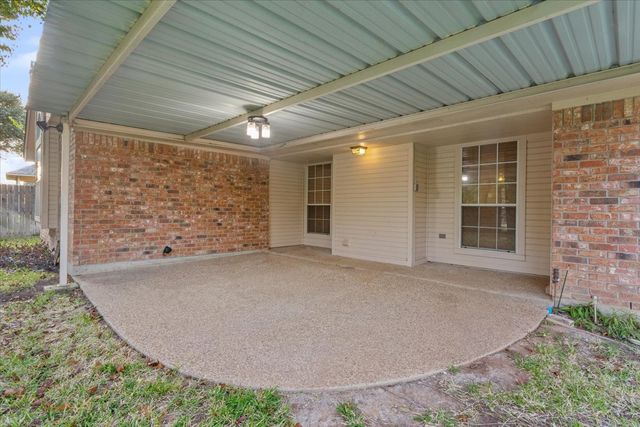 10700 Apache Drive, Waco, TX 76712