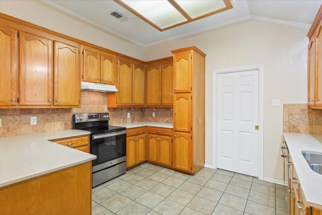 10700 Apache Drive, Waco, TX 76712