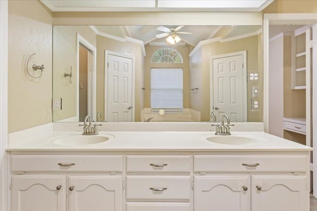 10700 Apache Drive, Waco, TX 76712