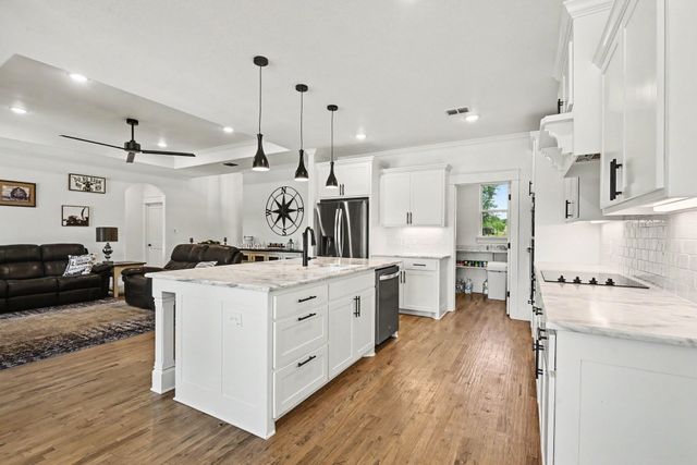 606 Central Road, Weatherford, TX 76088