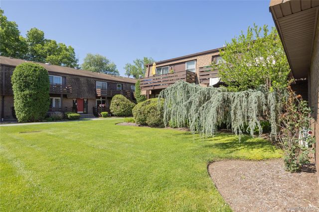145 New Holland Village, Nanuet, NY 10954