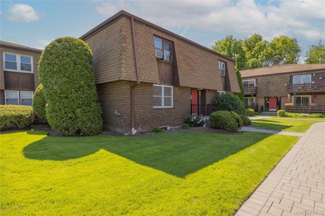 145 New Holland Village, Nanuet, NY 10954