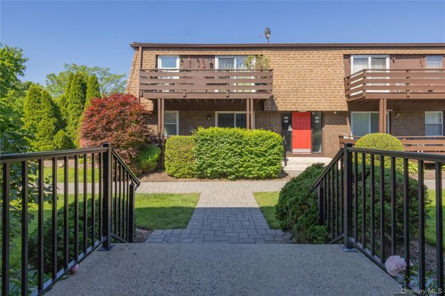 145 New Holland Village, Nanuet, NY 10954