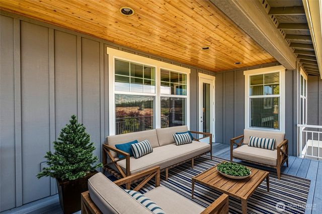 4815 Portalis Way, Anacortes, WA 98221