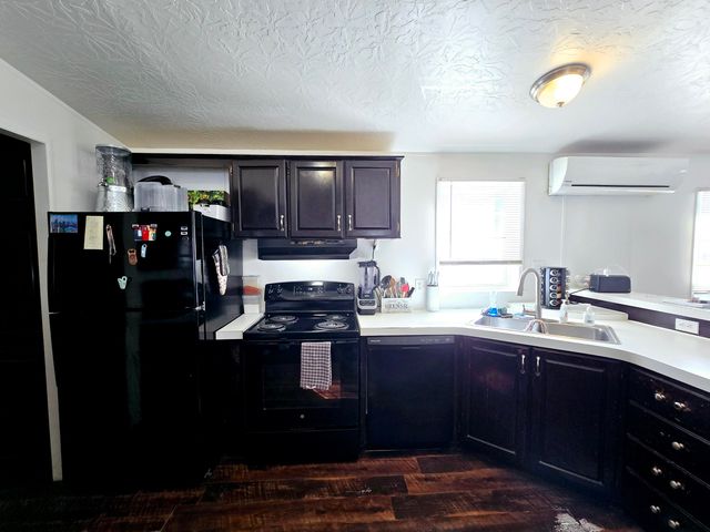 4000 Round Lake Road SPC 106, Klamath Falls, OR 97601