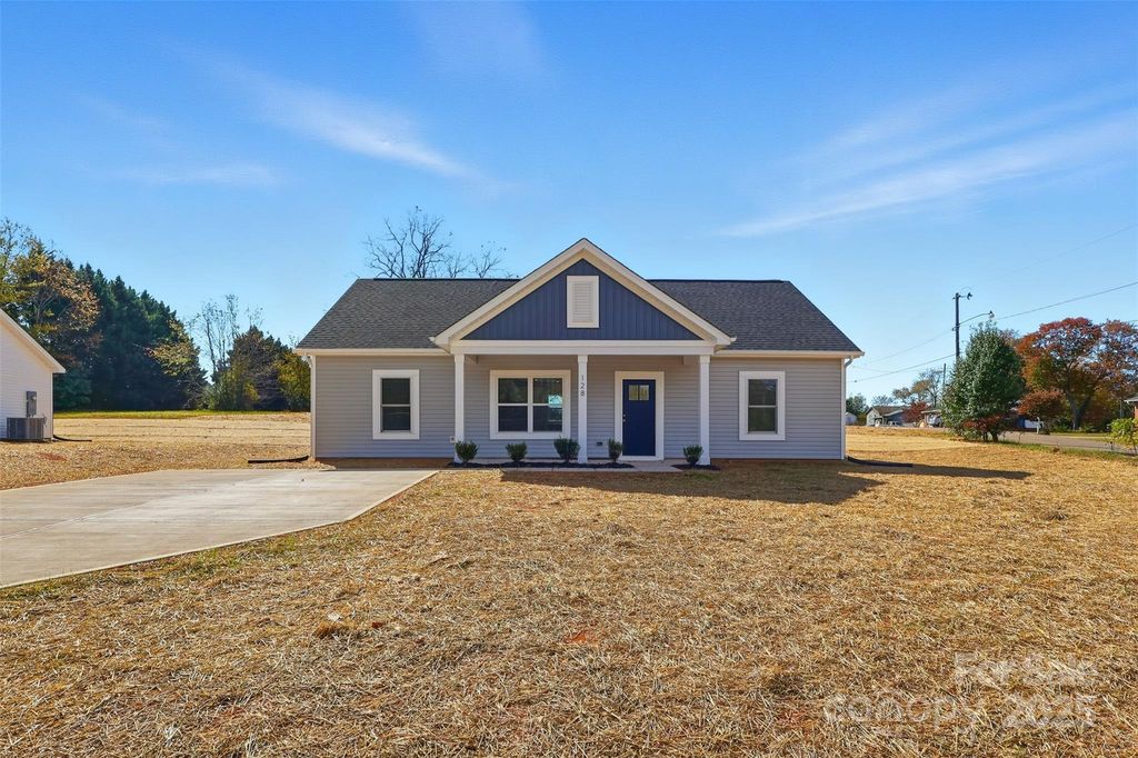 128 N Main Street, Granite Falls, NC 28630