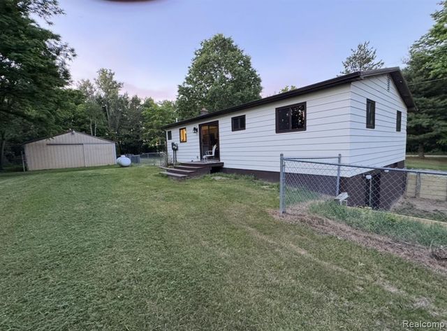 5215 Schlaud Road, North Branch, MI 48461