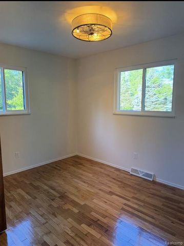 5215 Schlaud Road, North Branch, MI 48461