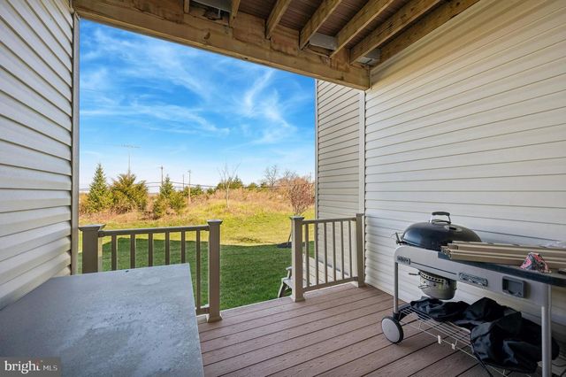 405 SANCTUARY CT, North Wales, PA 19454